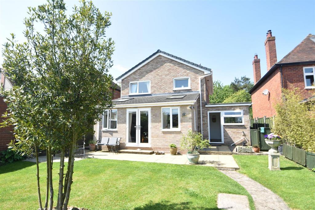 233 Wenlock Road, Shrewsbury SY2 6LD 3 bed detached house £400,000