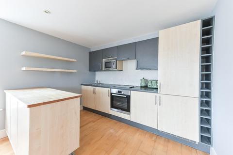 24 The Oaks Square, Epsom, KT19 8AR