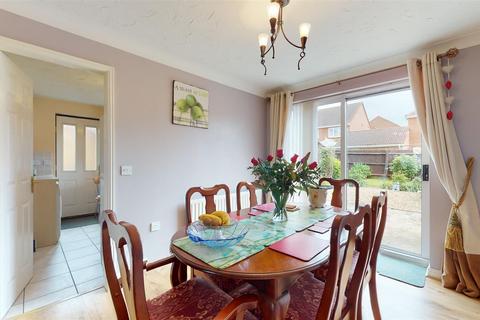 3 bedroom link detached house for sale, Cornwall Grove, Bletchley, Milton Keynes