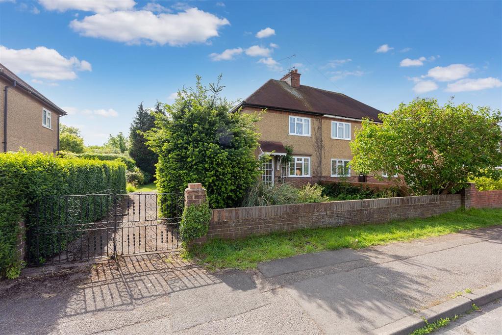 Stompits Road, Holyport, Maidenhead 2 bed semidetached house for sale