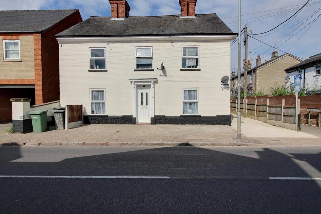 Station Street, Swaffham 3 bed flat £725 pcm (£167 pw)