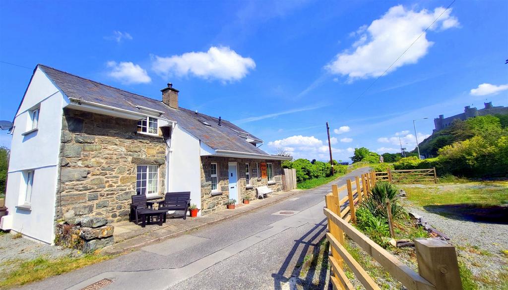 Harlech 3 bed detached house for sale £349,950