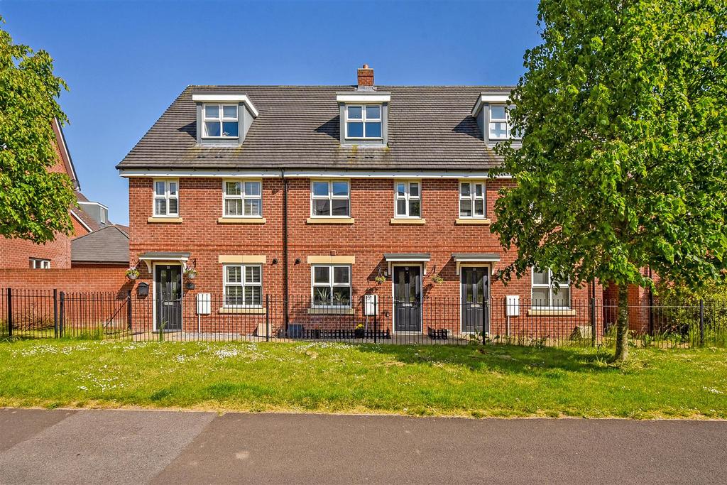 Alder Road, Andover 3 bed house for sale £330,000