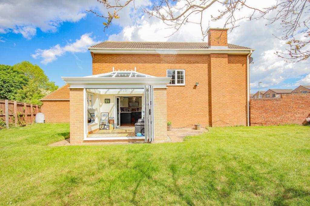 Erica Grove, Marton Manor, Middlesbrough, TS7 8RY 4 bed detached house