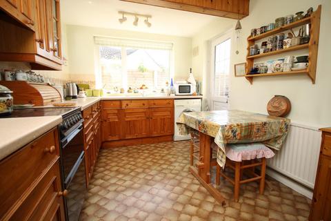 3 bedroom detached bungalow for sale - Delightful bungalow with views over Yatton's countryside