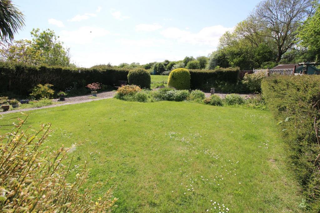 12 - garden.JPG