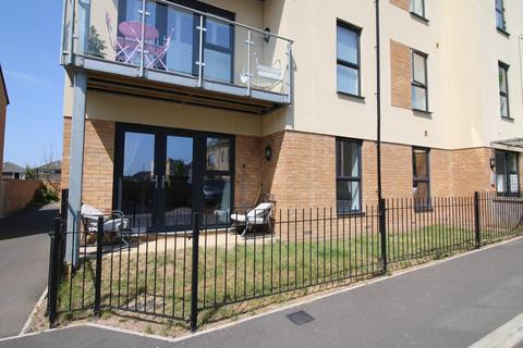 2 bedroom flat for sale - Nearly new modern ground floor apartment in Yatton