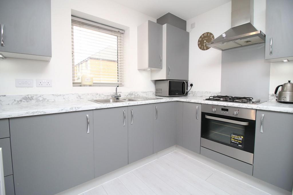 5 - kitchen.JPG