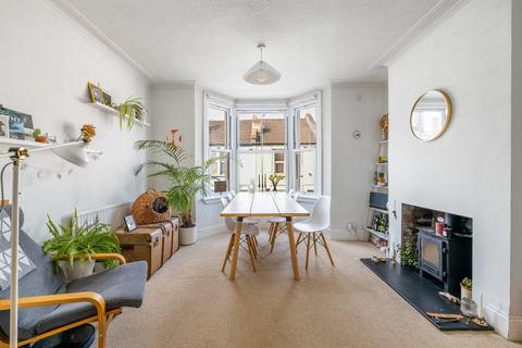 2 bedroom terraced house for sale - St. Lukes Crescent, Totterdown