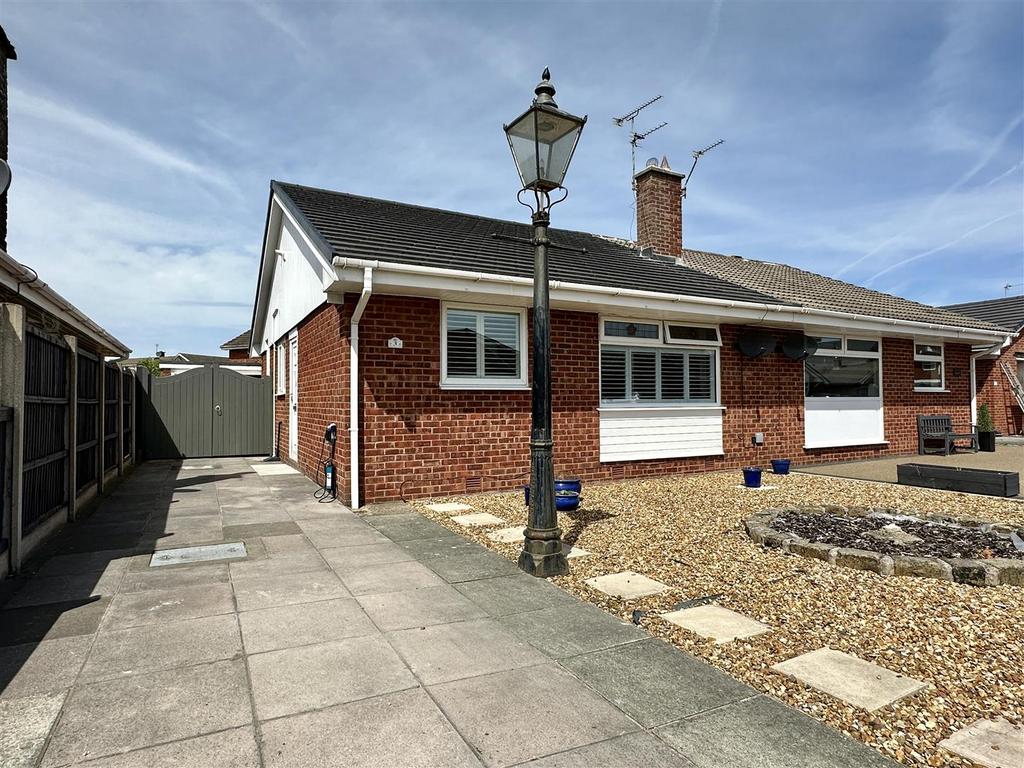 Northwood Close, Lytham 2 bed semidetached bungalow for sale £289,950