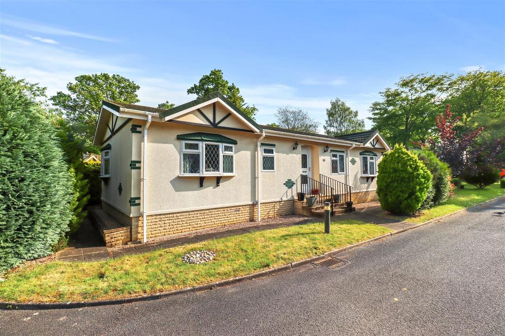 Herons Way, Deanland Wood Park 2 bed park home for sale £265,000