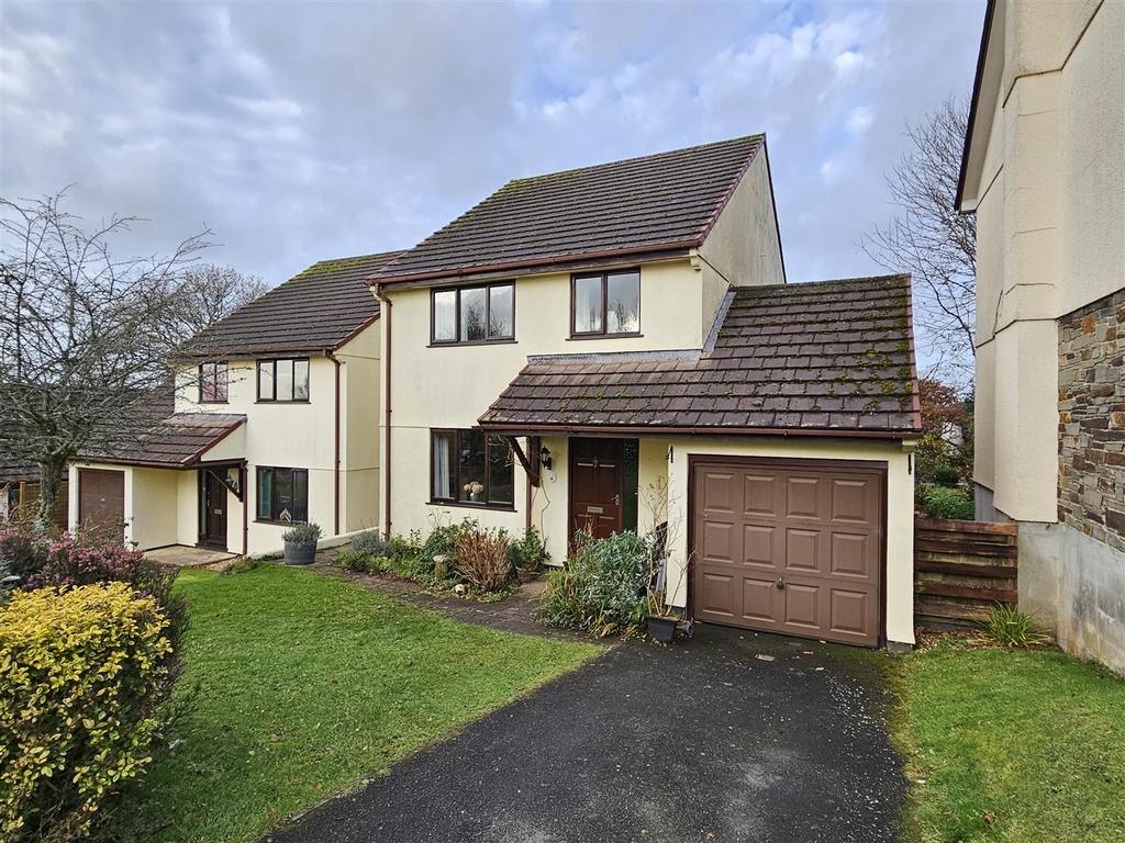 Heather Close, Tavistock 4 bed detached house £425,000