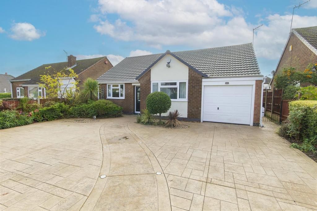 Eastmoor Road, Brimington Common, Chesterfield 2 bed detached bungalow