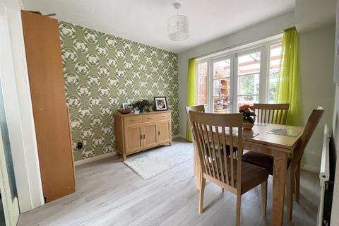 4 bedroom semi-detached house for sale - Liddington Road, Longlevens, Gloucester