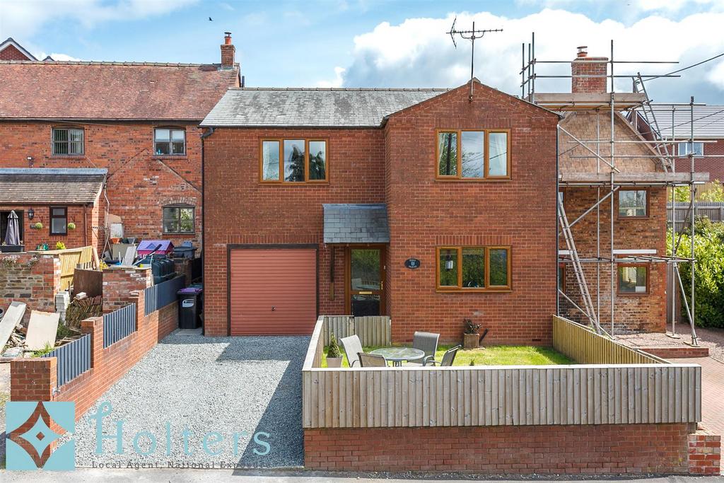 Tenbury Road, Clee Hill, Ludlow 3 bed detached house for sale £295,000