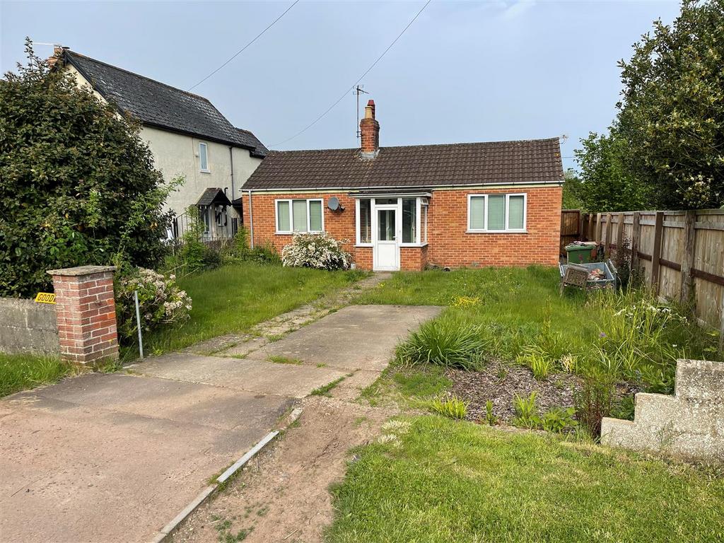 Main Road, Minsterworth 2 bed detached bungalow for sale £275,000