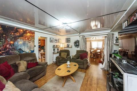5 bedroom detached house for sale - Llys Briallen, Brackla, Bridgend