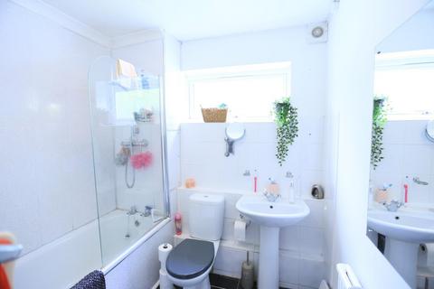 1 Faro Close, Bromley, BR1 2RR