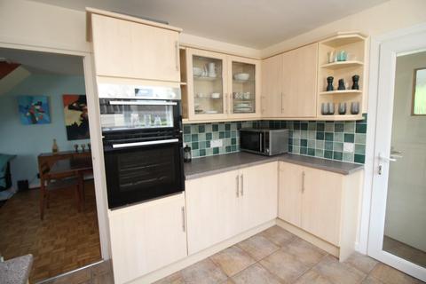 6 Blakes Road, Thornbury, Bristol, BS35 2JB