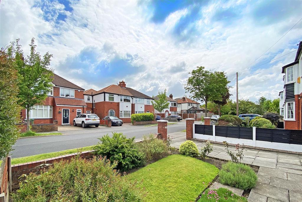 Northvale Road, Timperley 3 bed semidetached house £425,000