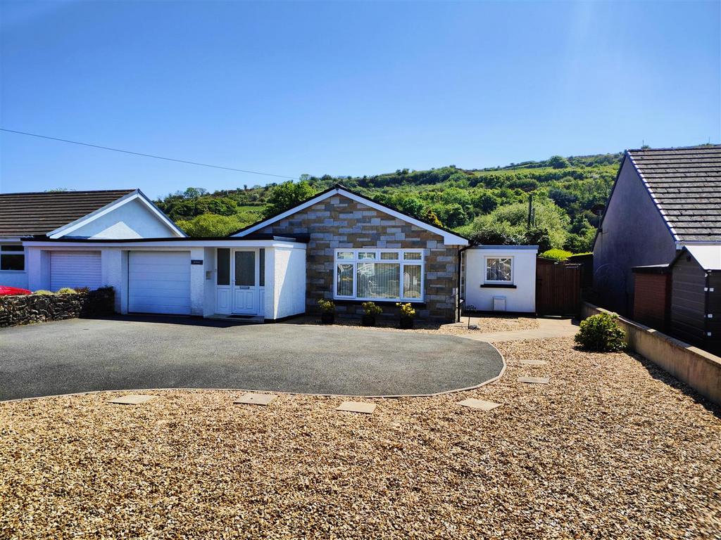 Dinas Cross, Newport 3 bed detached bungalow for sale £395,000