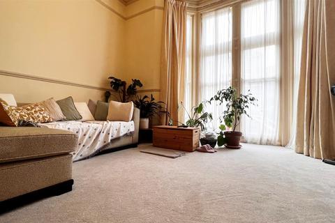 Flat 2, 17 Dane Road, St Leonards-on-sea, TN38 0QN