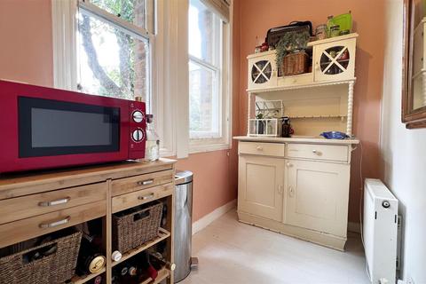 Flat 2, 17 Dane Road, St Leonards-on-sea, TN38 0QN