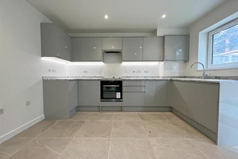 2 bedroom end of terrace house for sale - Leighton Road, Enfield
