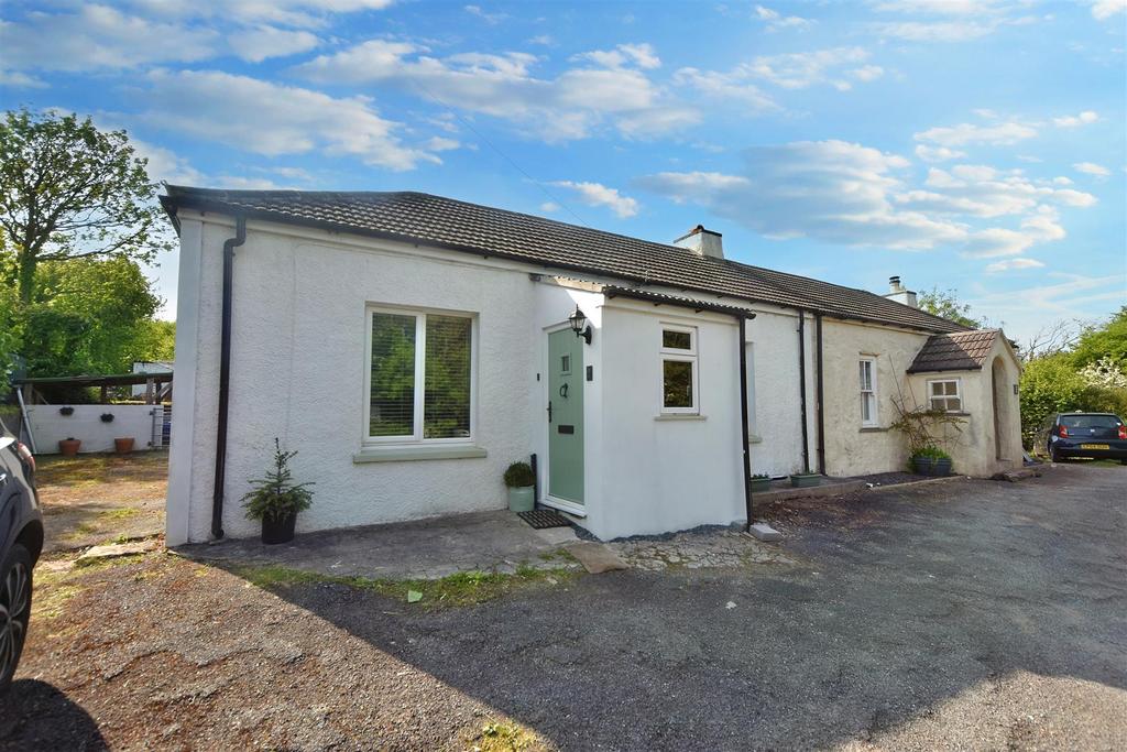 Freshwater East Road, Lamphey, Pembroke 2 bed cottage for sale £275,000