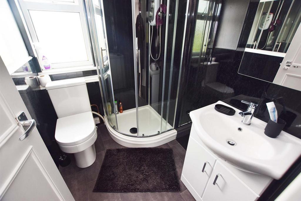En suite to master