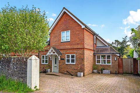 Silverwood Weycombe Road, Haslemere, GU27 1EL