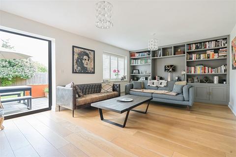 Silverwood Weycombe Road, Haslemere, GU27 1EL