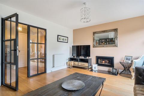 Silverwood Weycombe Road, Haslemere, GU27 1EL