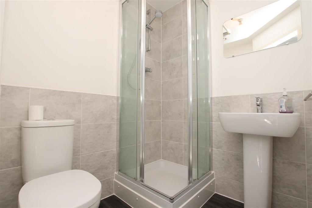 Ensuite.JPG