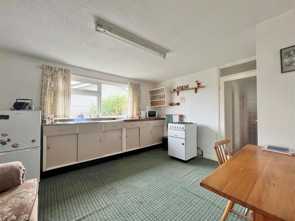 St. Johns Lane, Barnstaple 3 bed detached bungalow £399,500