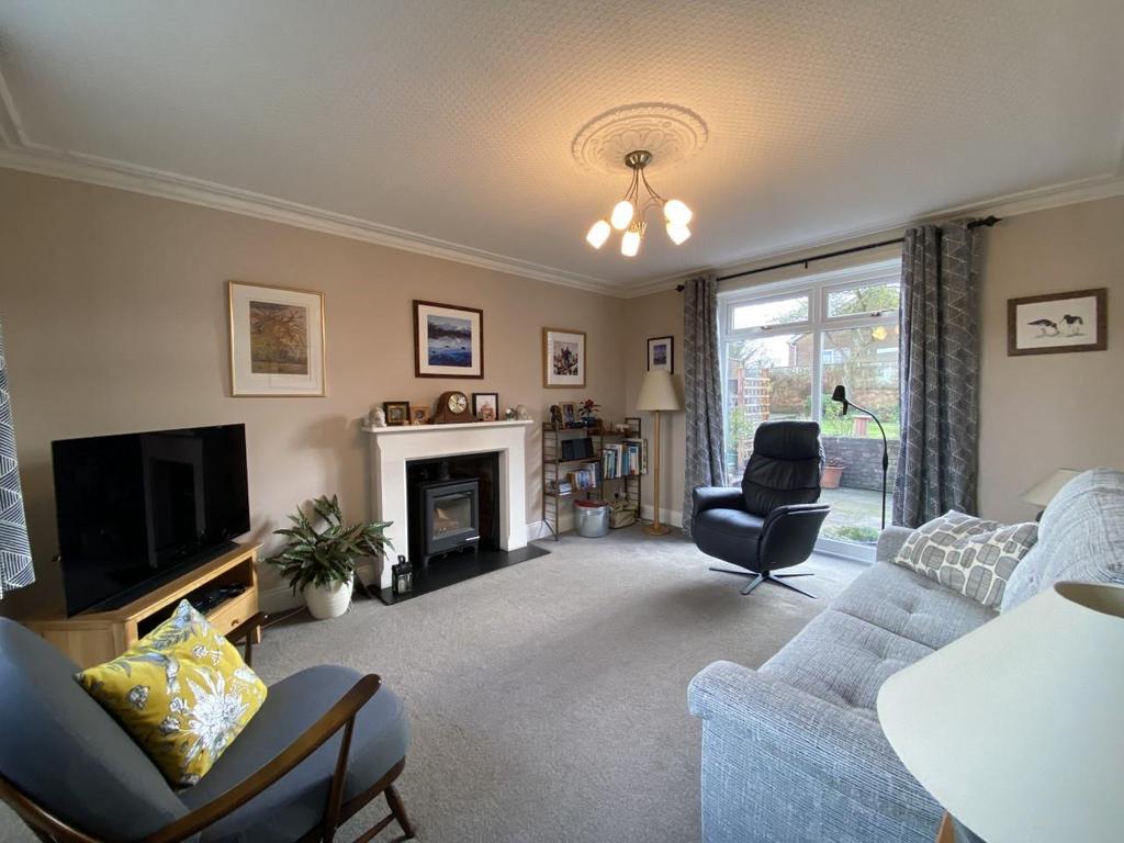 Bedale Road, Aiskew, Bedale 3 bed detached house for sale £475,000