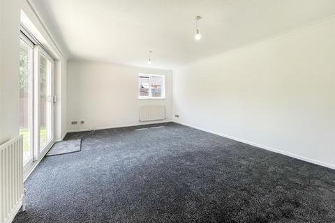 6 Russets, Chelmsford, CM2 8RD
