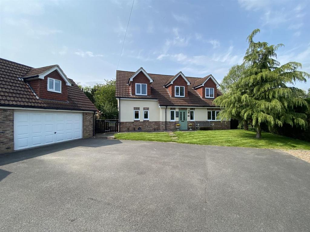 Northallerton Road, Leeming Bar... 5 bed detached house - £450,000