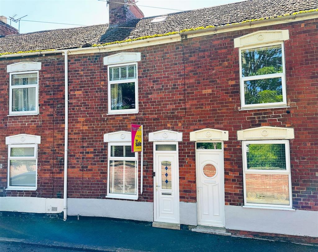 Riverside, Rawcliffe, Goole 2 bed terraced house for sale £140,000