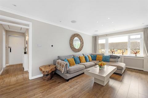 35 Embassy Gardens, Beckenham, BR3 1HF