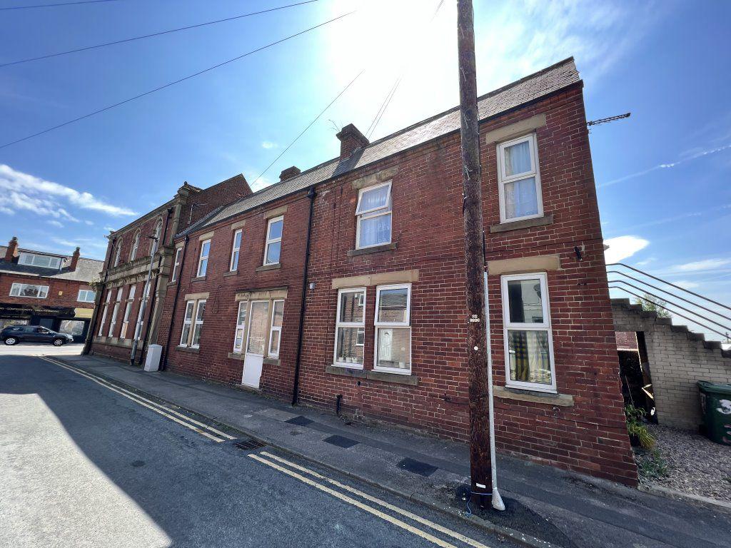 Maxwell Street, Featherstone, WF7 2 bed apartment £450 pcm (£104 pw)