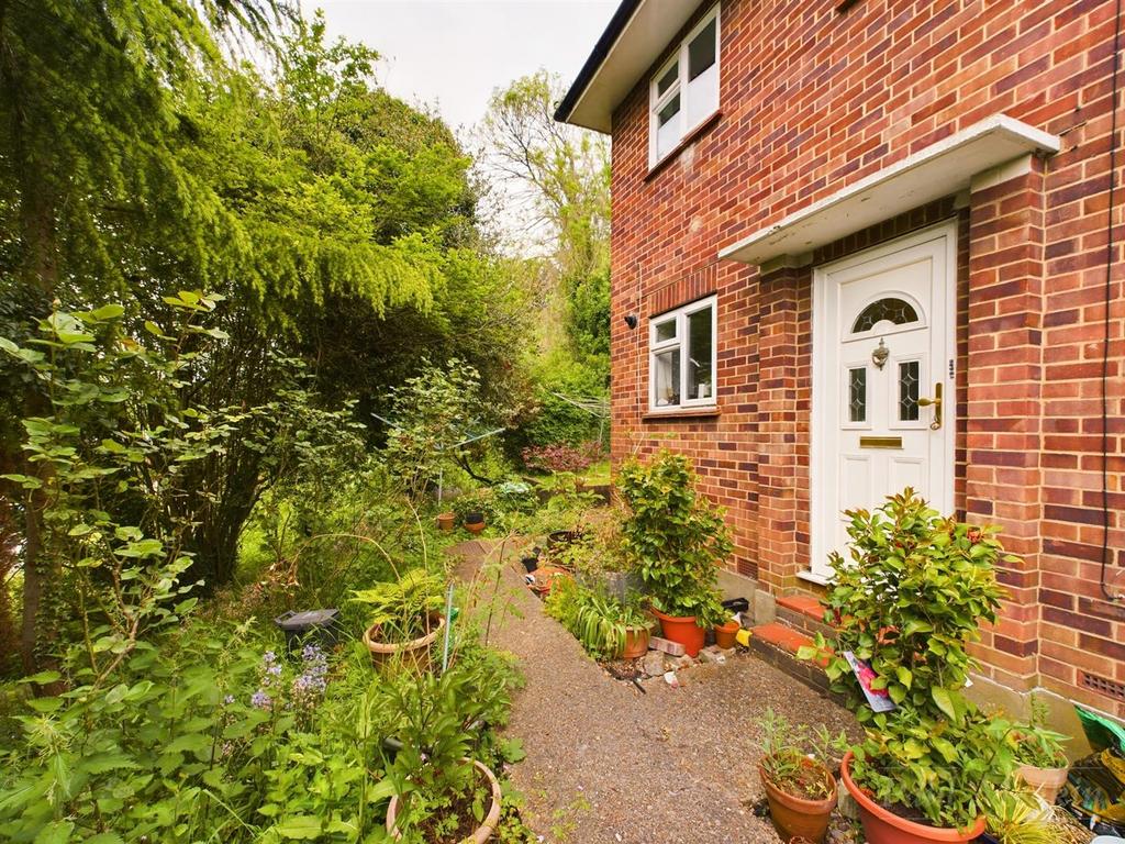 Godstone Road, Kenley 2 bed for sale £285,000