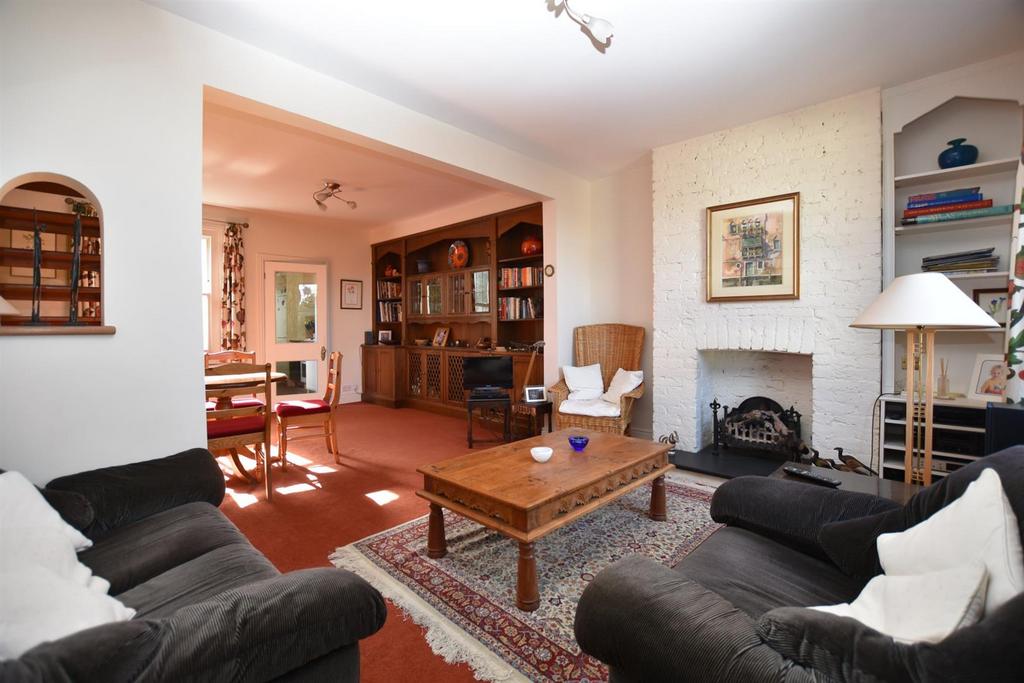 Victoria Terrace, HarrowOnTheHill... 2 bed cottage £1,800 pcm (£