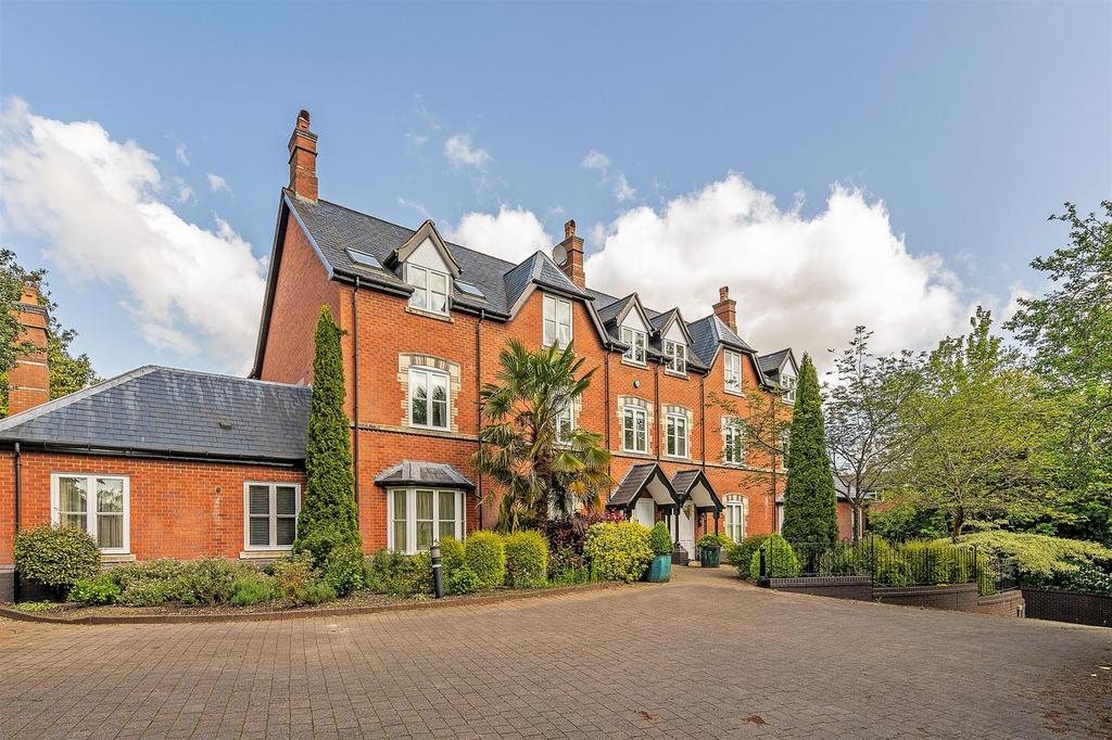 Avenue Road, Dorridge, Solihull 2 bed apartment for sale £475,000