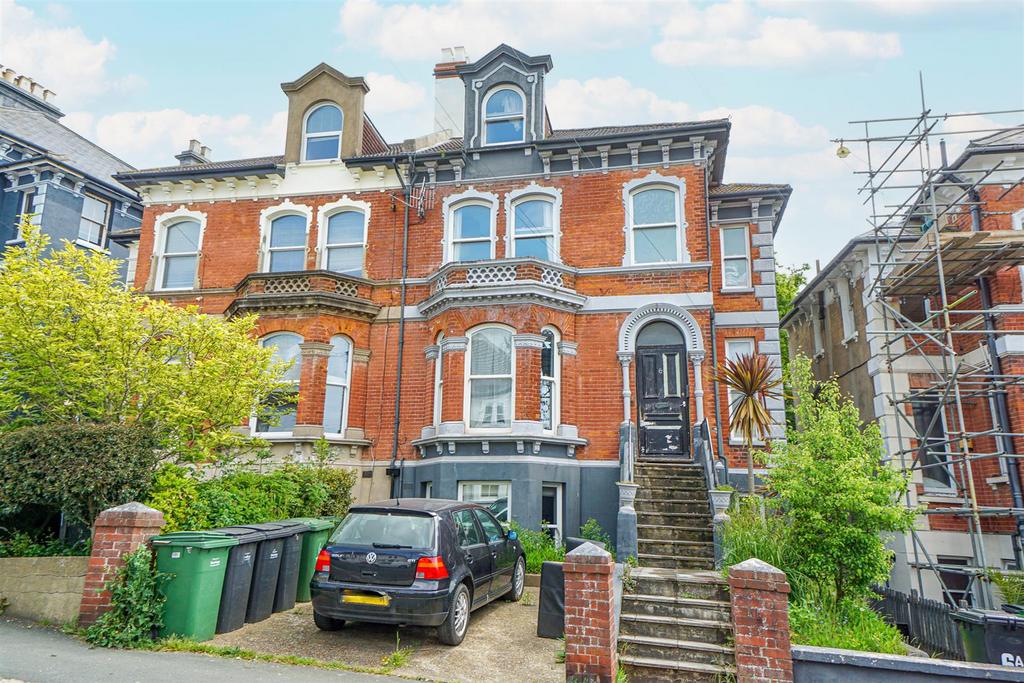 St. Helens Park Road, Hastings 6 bed block of apartments for sale £