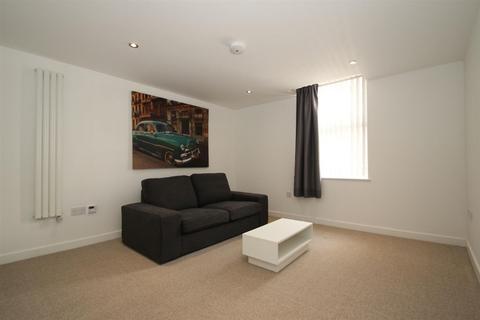 Studio to rent - Lloyd Square, Altrincham