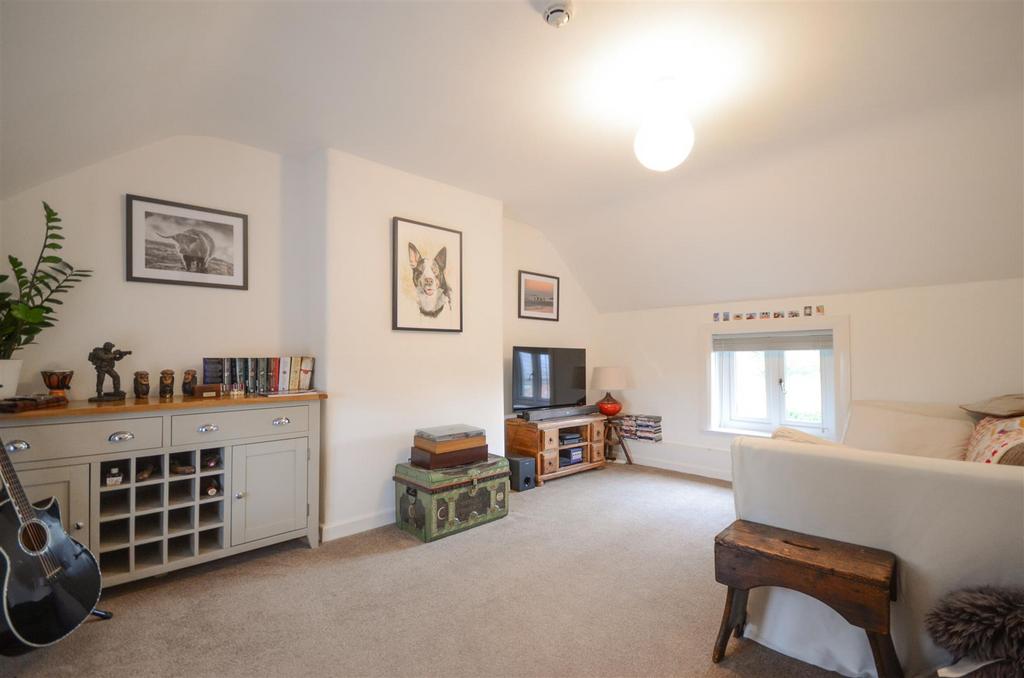 Upstairs living room-Bedroom 3.1.jpg
