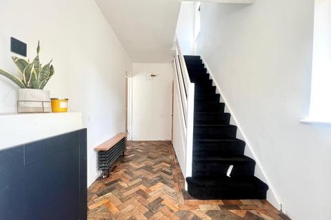 48 Grenfolds Road, Grenoside, Sheffield, S35 8NU