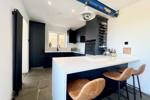 48 Grenfolds Road, Grenoside, Sheffield, S35 8NU