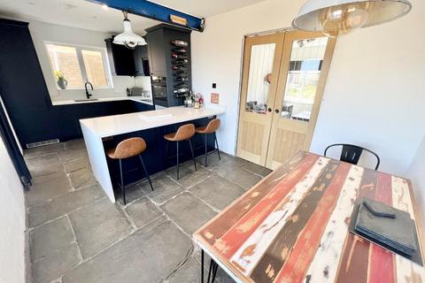48 Grenfolds Road, Grenoside, Sheffield, S35 8NU